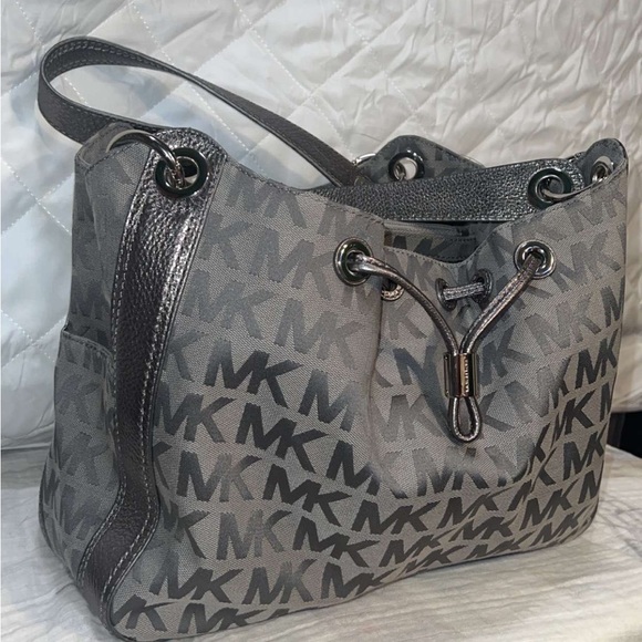 Silver Michael Kors Purse - Picture 3 of 8